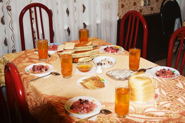 Поминальный обед в кафе